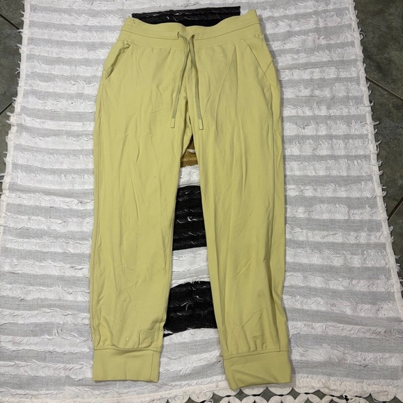 lululemon athletica Pants - Lululemon Jogger Womens 8 Yellow Sweatpants Drawstring Knit Hi Rise Running Gym